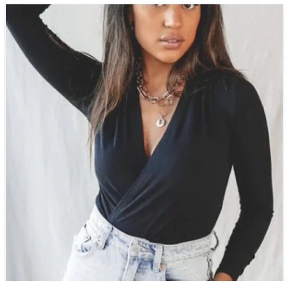 Bayse‎ knit bodysuit womens XS black V-neck sexy goth club classic preppy witchy